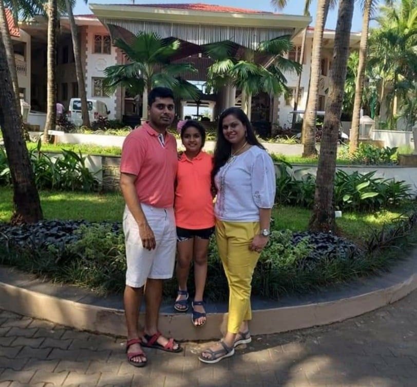 Vipin Singh With His Wife & Daughter