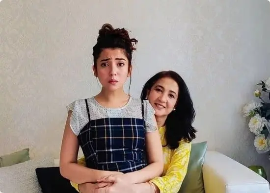 Barkha Singh Wiith Her Mother